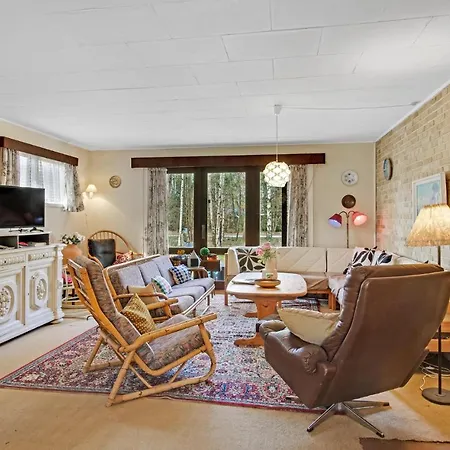 3 Bedroom Amazing Home In Store Fuglede Holiday home